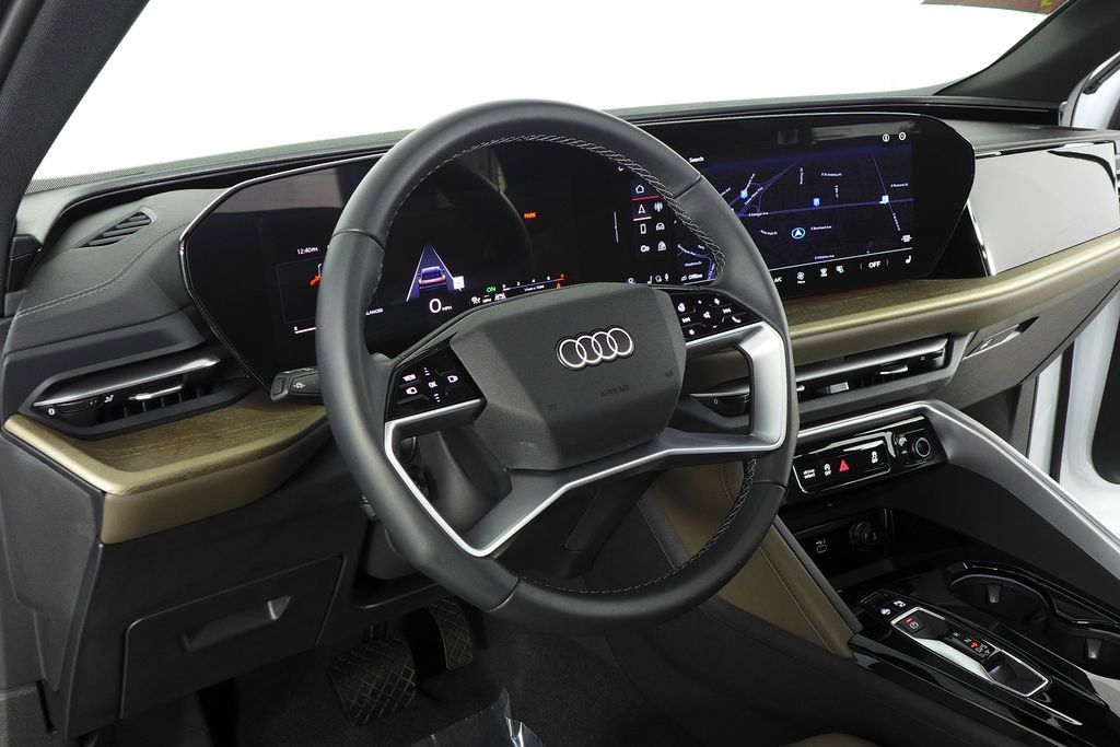 Used 2025 Audi Q5 Premium w/ Convenience Package image 31