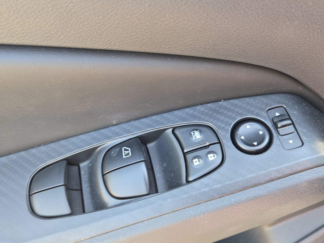 Used 2025 Nissan Altima 2.5 S FWD image 18