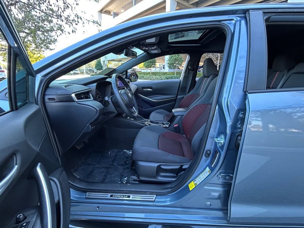 Used 2023 Toyota Corolla SE w/ SE Premium Package image 13