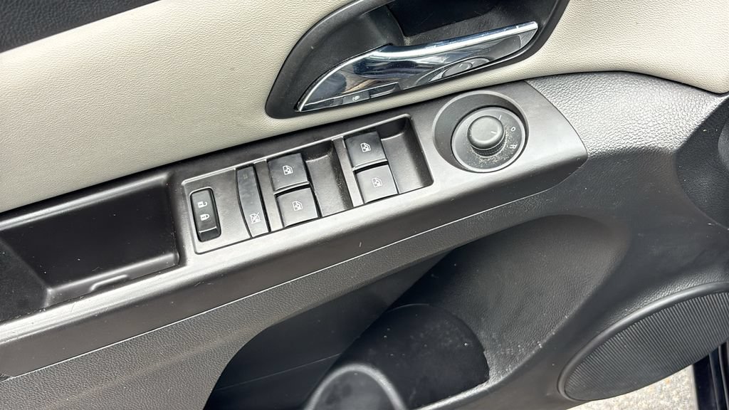 Used 2015 Chevrolet Cruze LT FWD image 11
