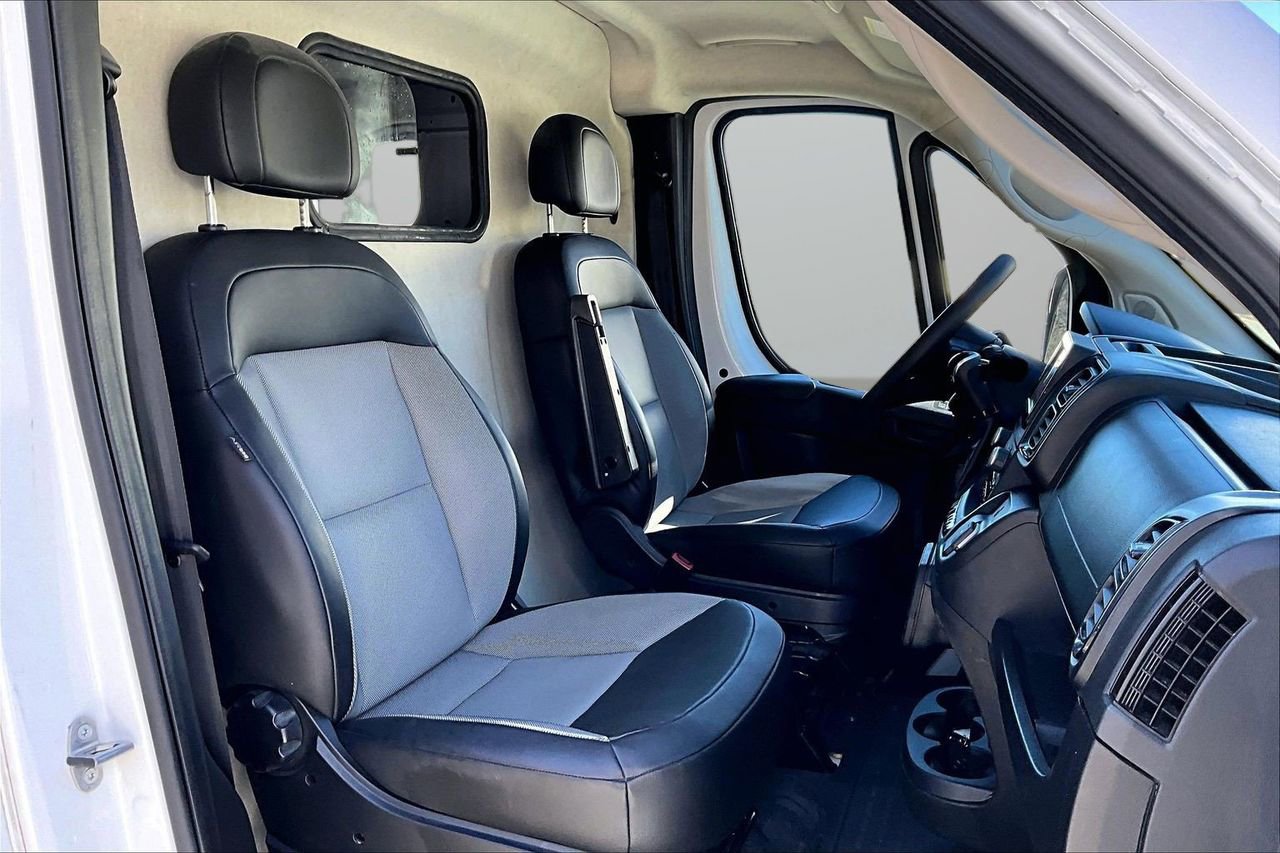 Used 2024 RAM ProMaster 2500 w/ Convenience Group image 21