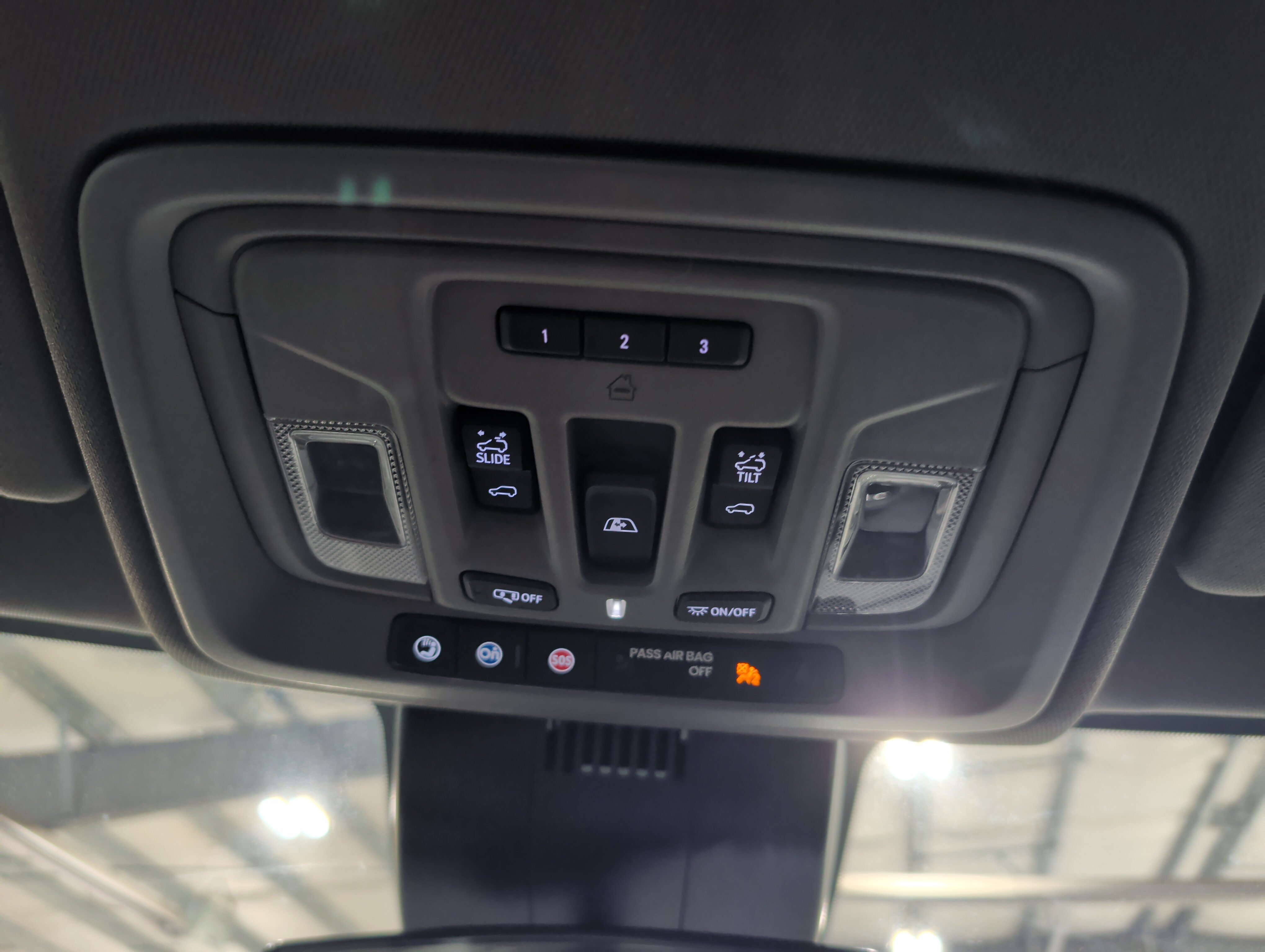 Used 2024 GMC Sierra 1500 Elevation w/ Elevation Premium Package AWD/4WD image 12