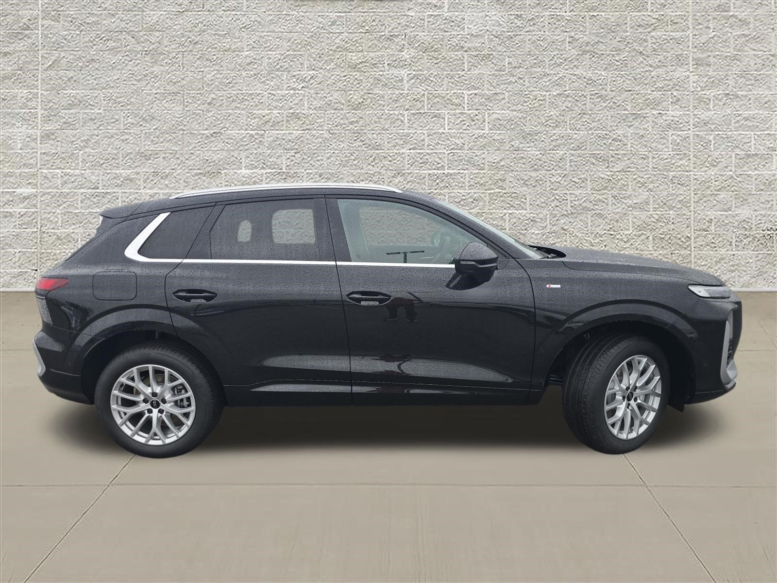 New 2026 Audi Q3 quattro 2.0T AWD/4WD image 8