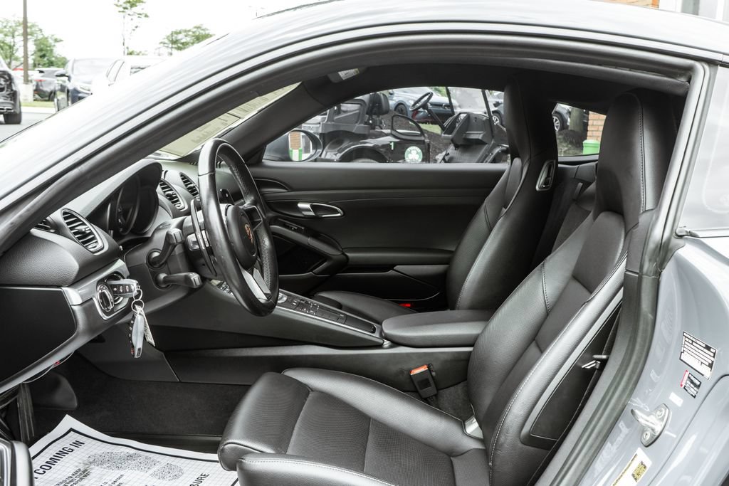 Used 2018 Porsche 718 Cayman RWD image 21