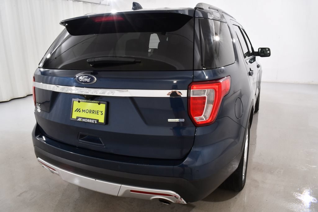 Used 2016 Ford Explorer XLT w/ Equipment Group 202A AWD/4WD image 12