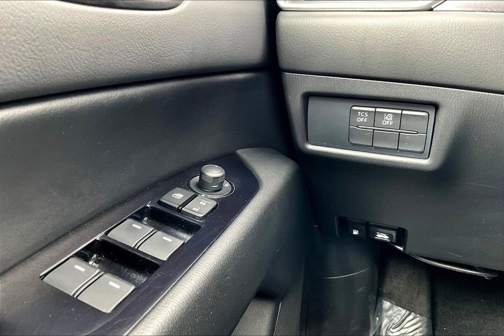 Used 2019 MAZDA CX-5 Touring image 15