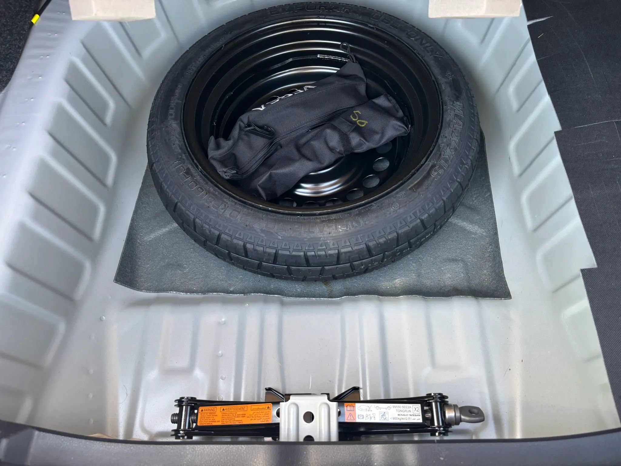 Used 2025 Nissan Versa SV w/ Trunk Package FWD image 59