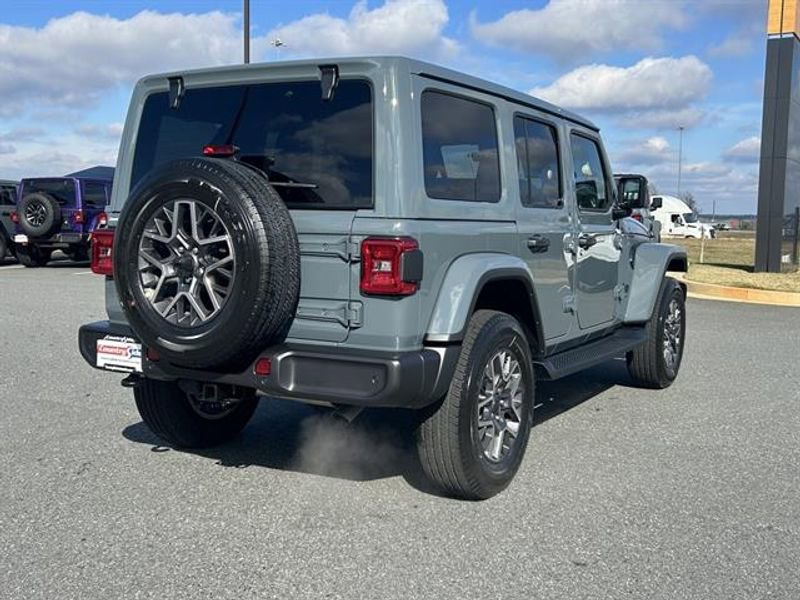 New 2026 Jeep Wrangler Unlimited Sahara AWD/4WD image 7