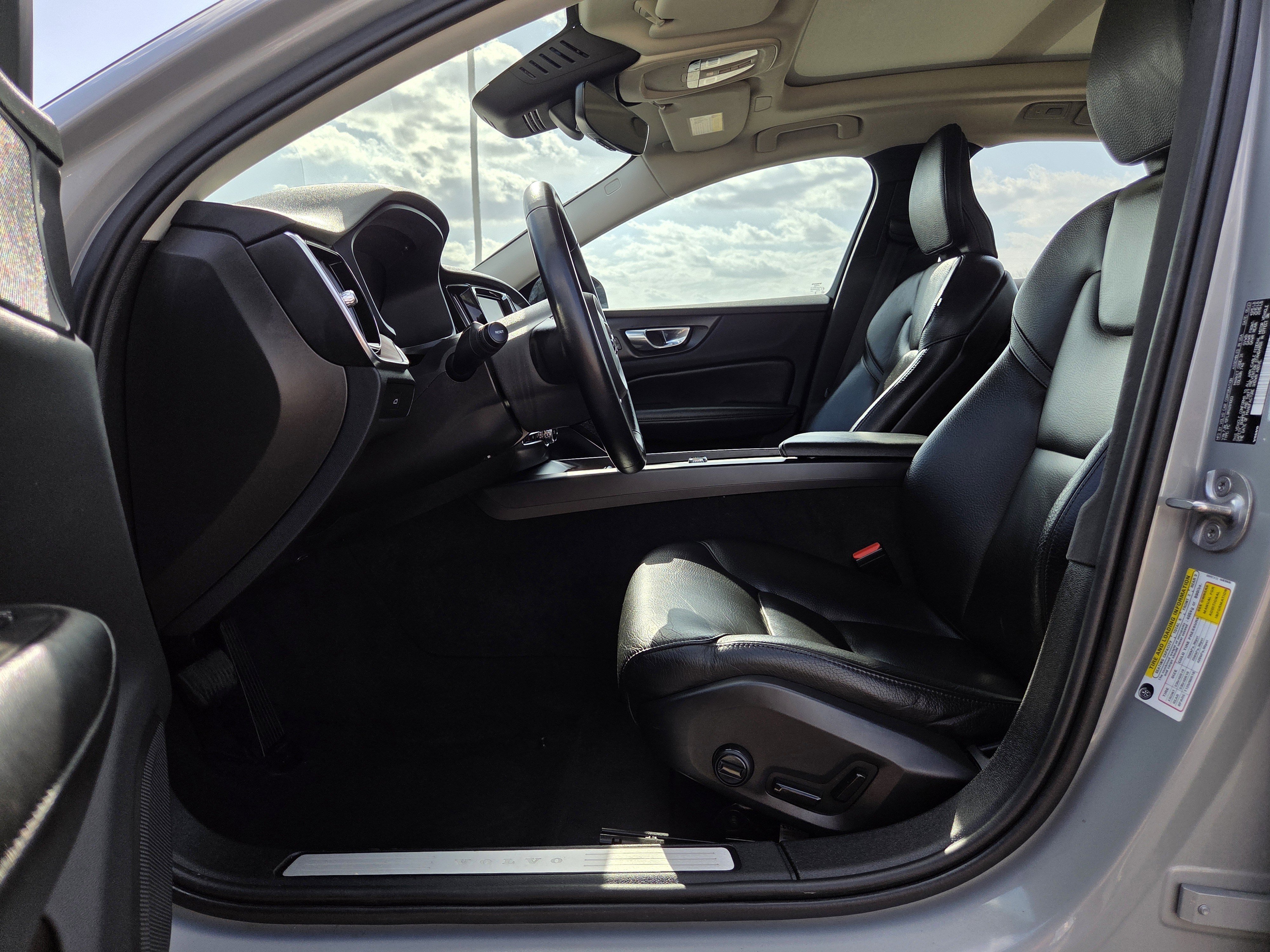 Used 2024 Volvo S60 B5 Plus image 12