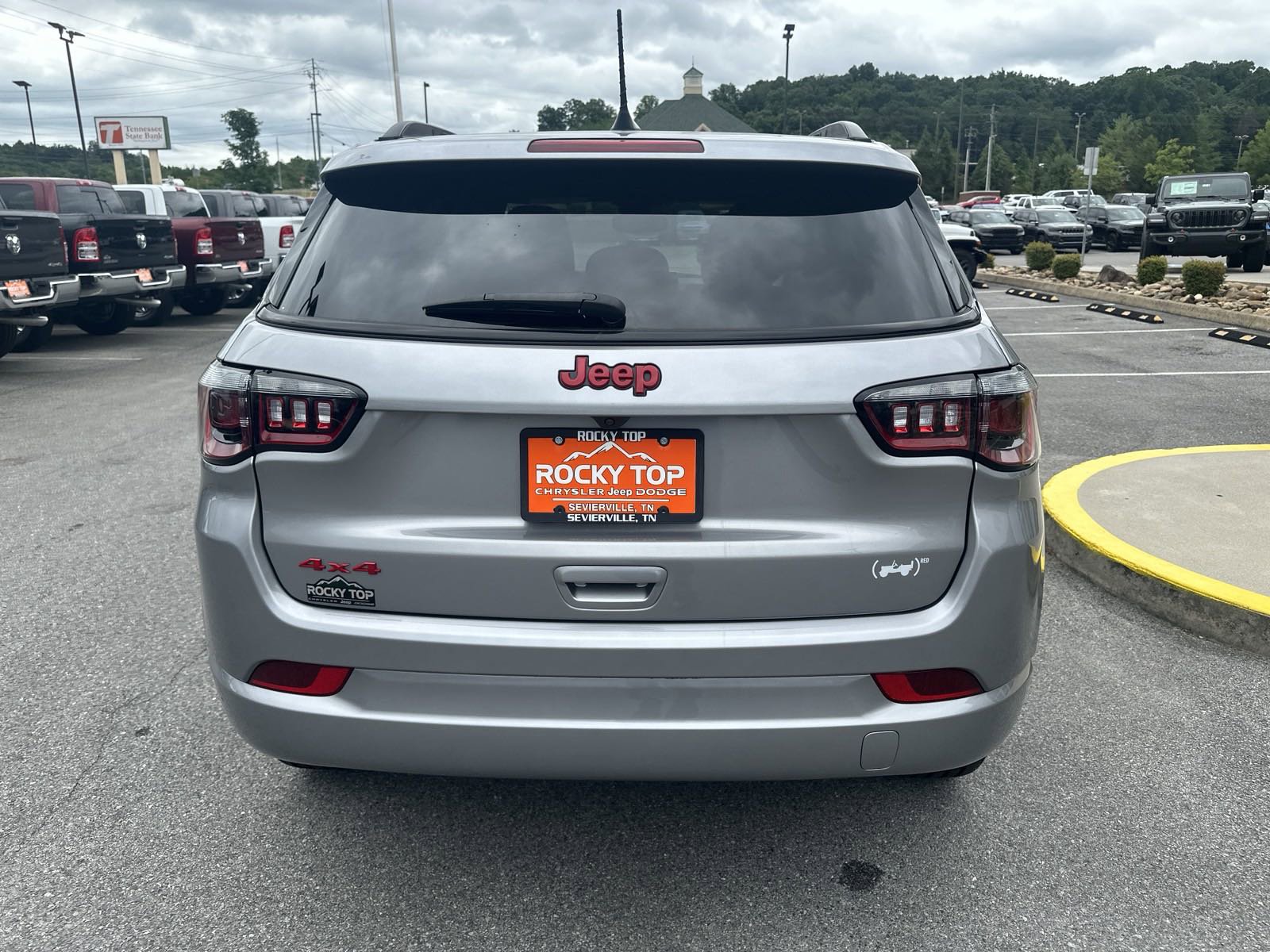 Used 2023 Jeep Compass Limited image 8