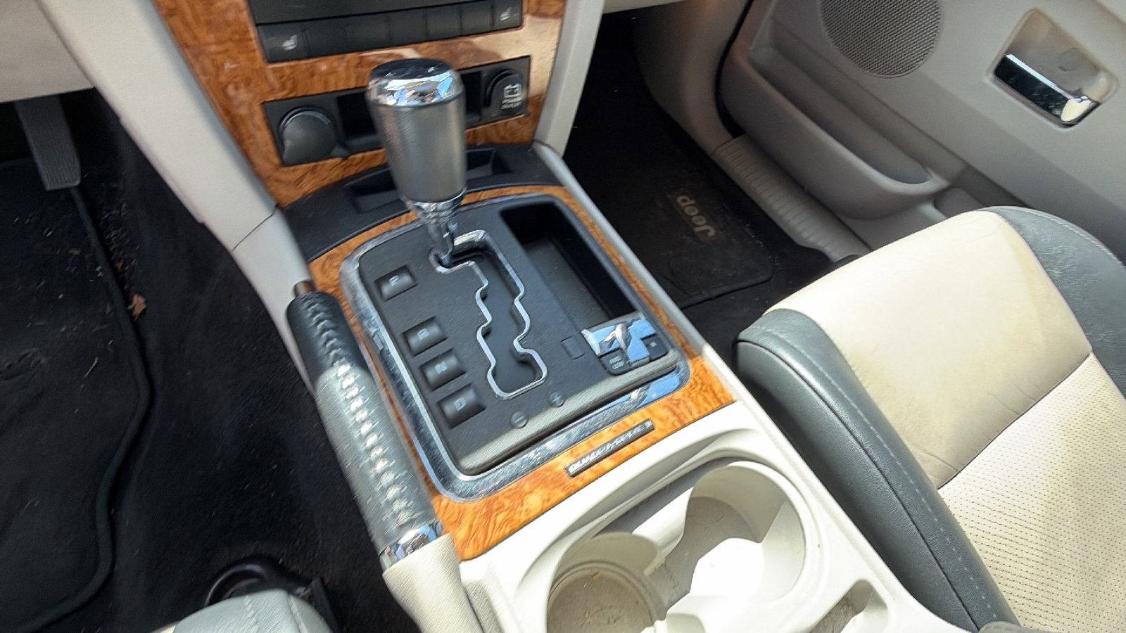 Used 2008 Jeep Grand Cherokee Limited w/ Quadra-Drive II 4X4 Group image 30