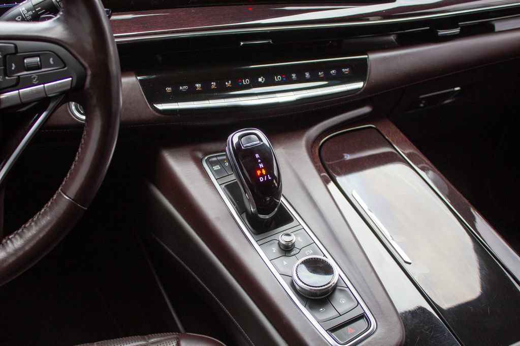 Used 2024 Cadillac Escalade Sport Platinum w/ LPO, ONYX Package AWD/4WD image 21