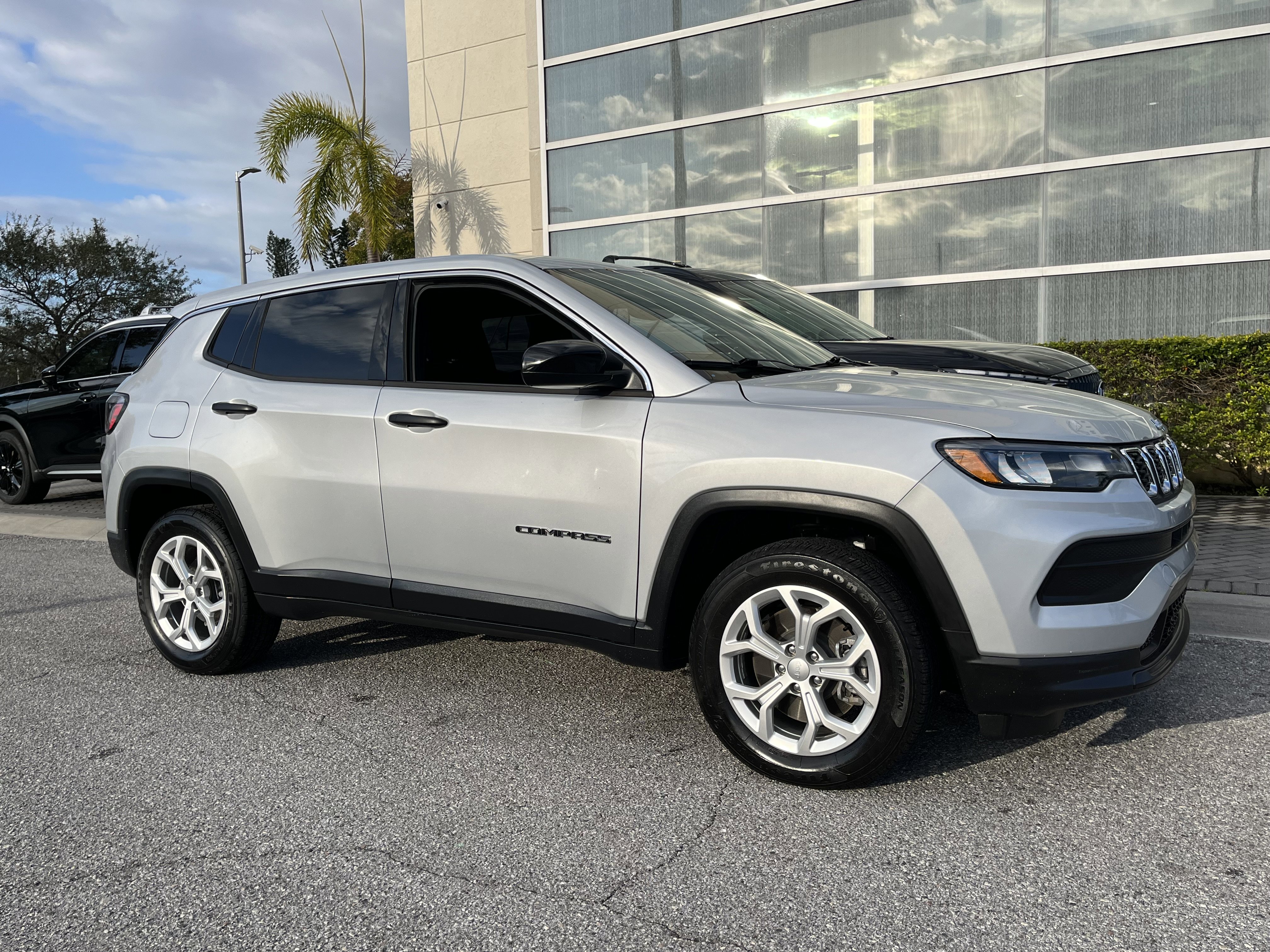 Used 2024 Jeep Compass Sport image 11