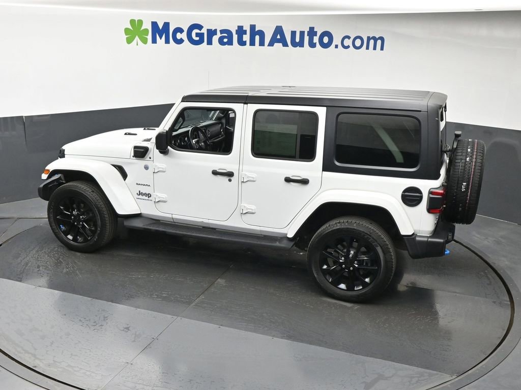 Used 2023 Jeep Wrangler Unlimited Sahara w/ Cold Weather Group AWD/4WD image 19