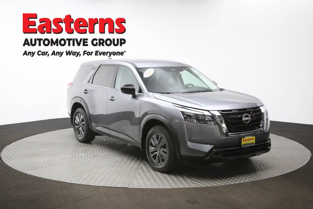 Used 2024 Nissan Pathfinder S image 49