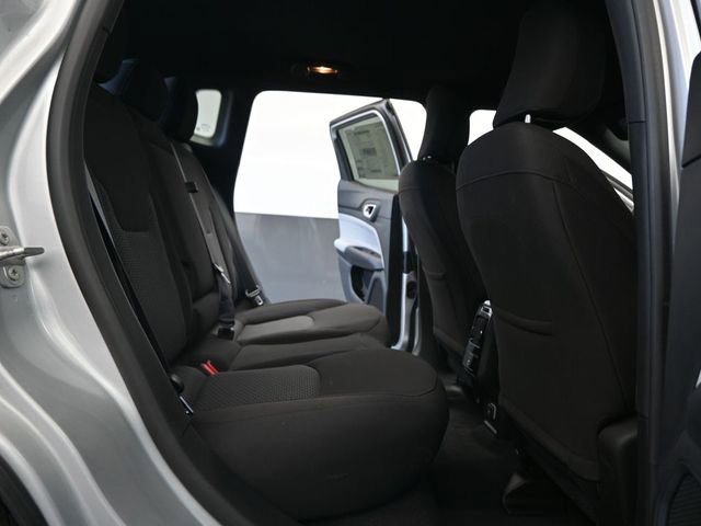 Used 2025 Jeep Compass Sport w/ Mopar Graphics Package AWD/4WD image 25