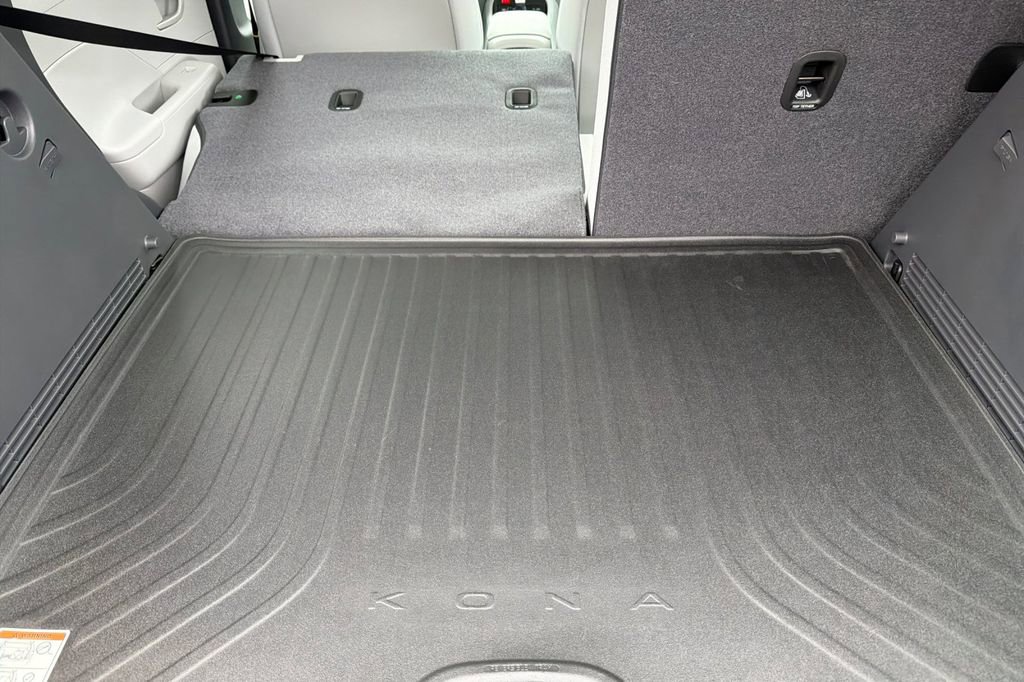 New 2026 Hyundai Kona SE image 13