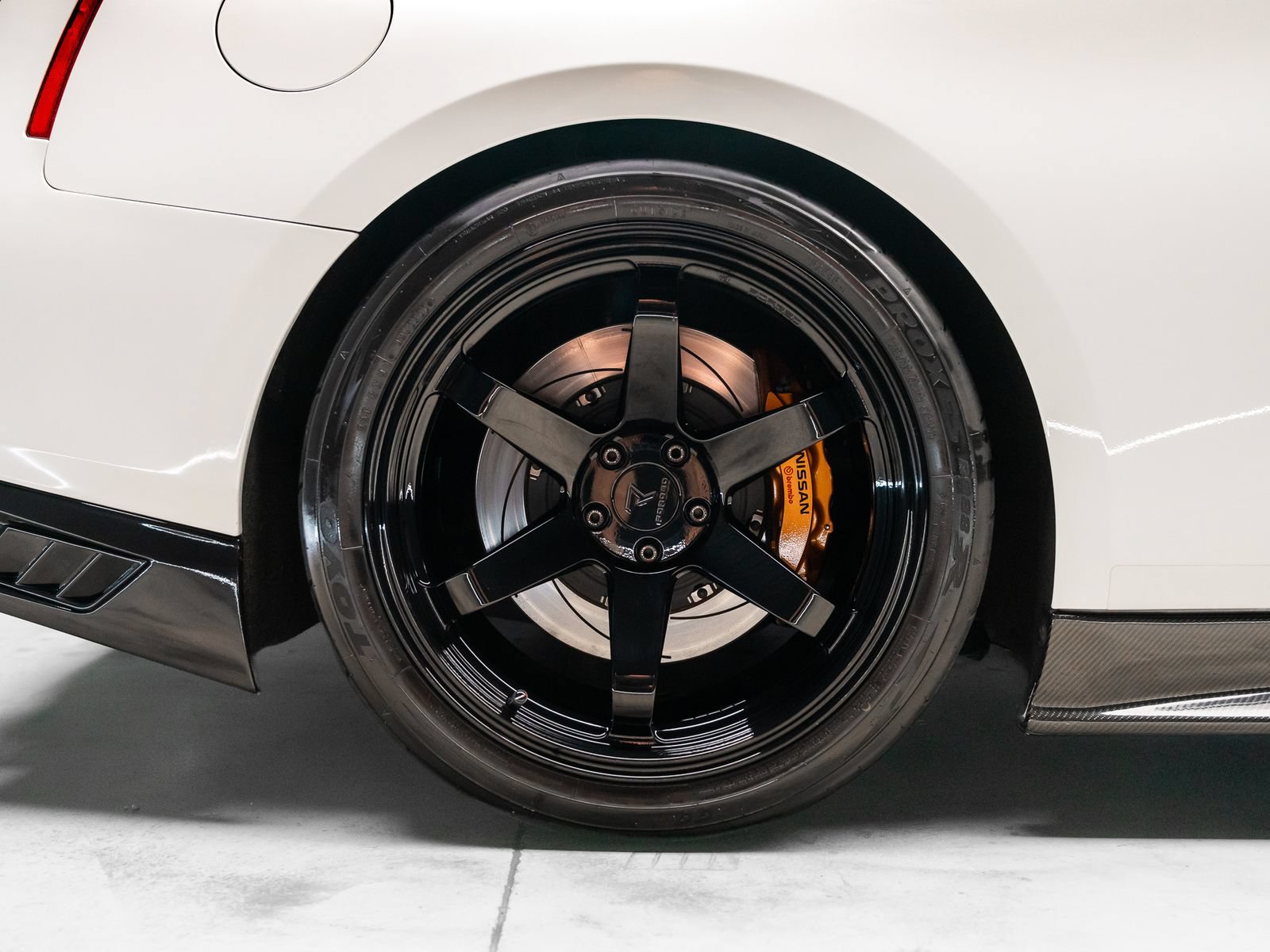 Used 2015 Nissan GT-R Premium AWD/4WD image 32