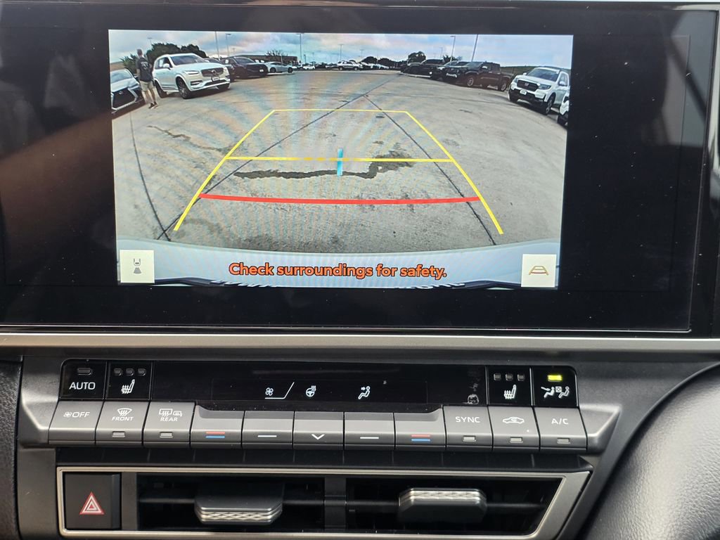 Used 2025 Toyota Camry XSE FWD image 16