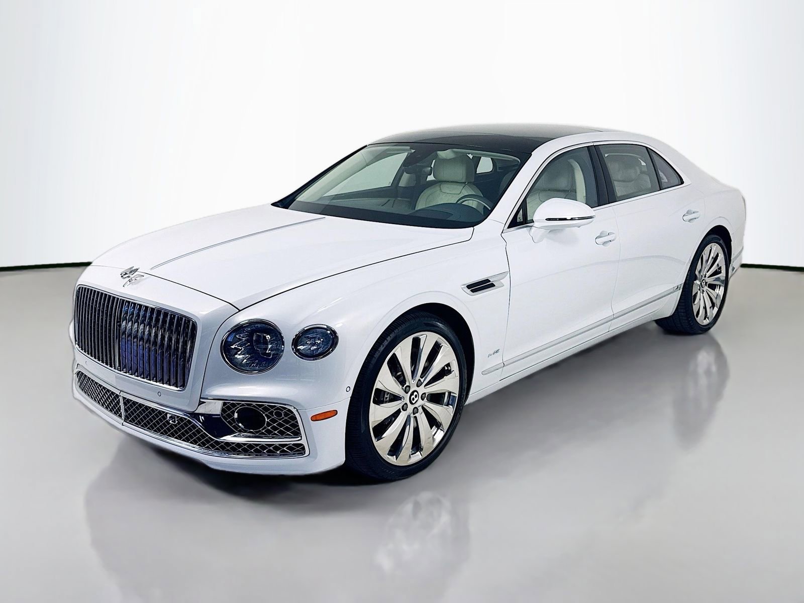 Used 2022 Bentley Flying Spur W12 image 3