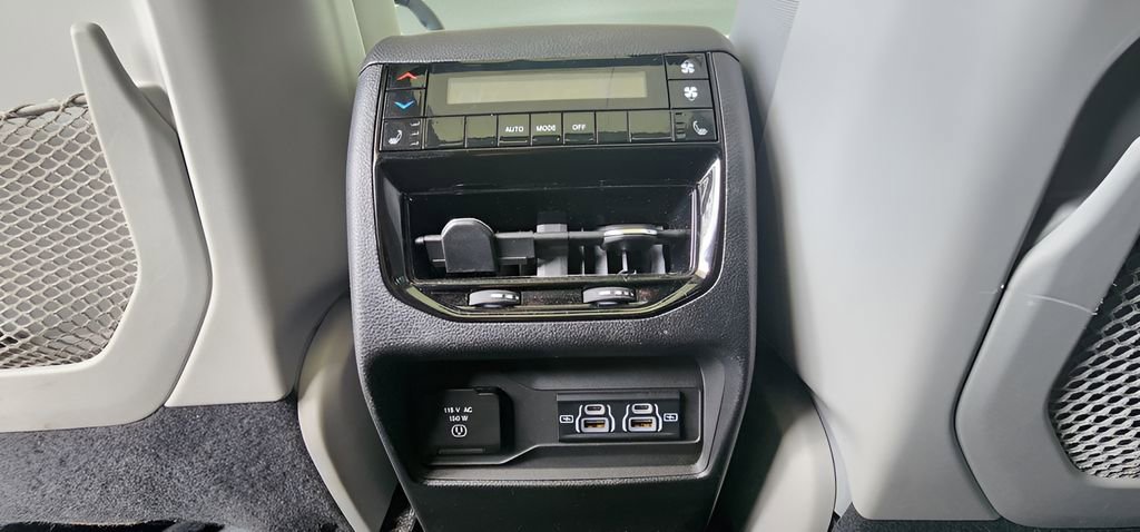 Used 2023 Jeep Grand Cherokee L Overland w/ Rear Seat Video Group I AWD/4WD image 23