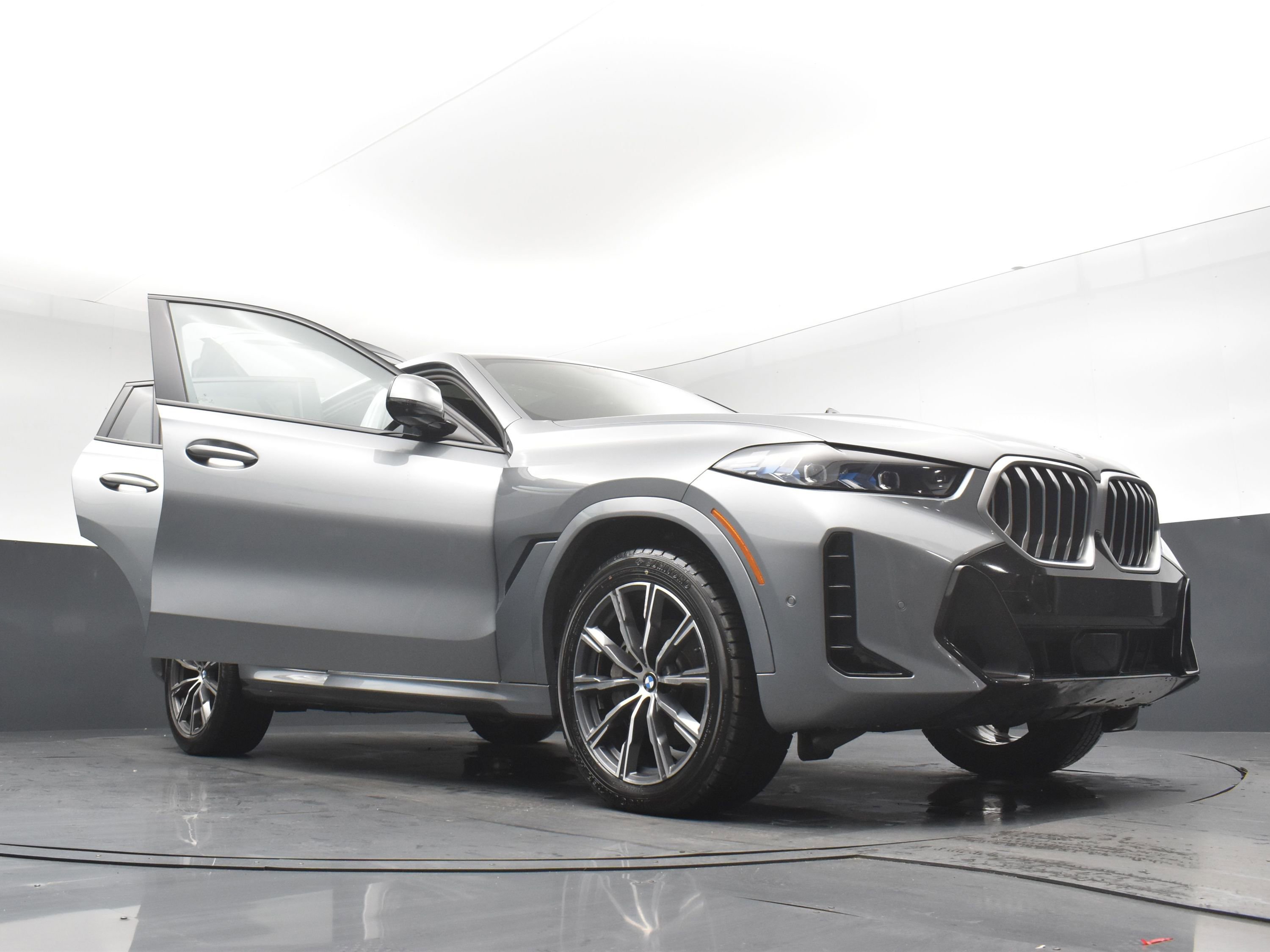 Used 2025 BMW X6 xDrive40i AWD/4WD image 29