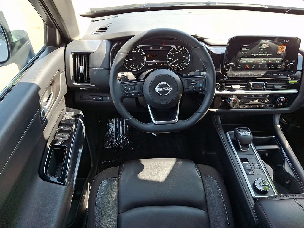 Used 2023 Nissan Pathfinder SL w/ Lighting Package (N92) AWD/4WD image 12