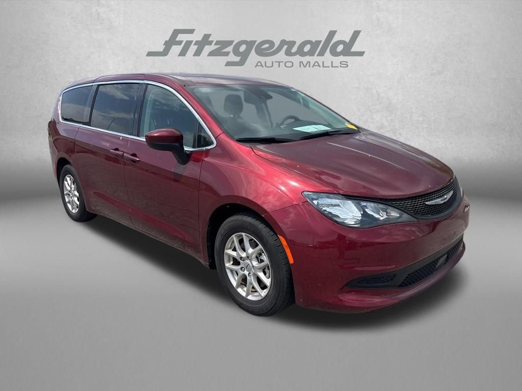 Used 2023 Chrysler Voyager LX FWD image 7
