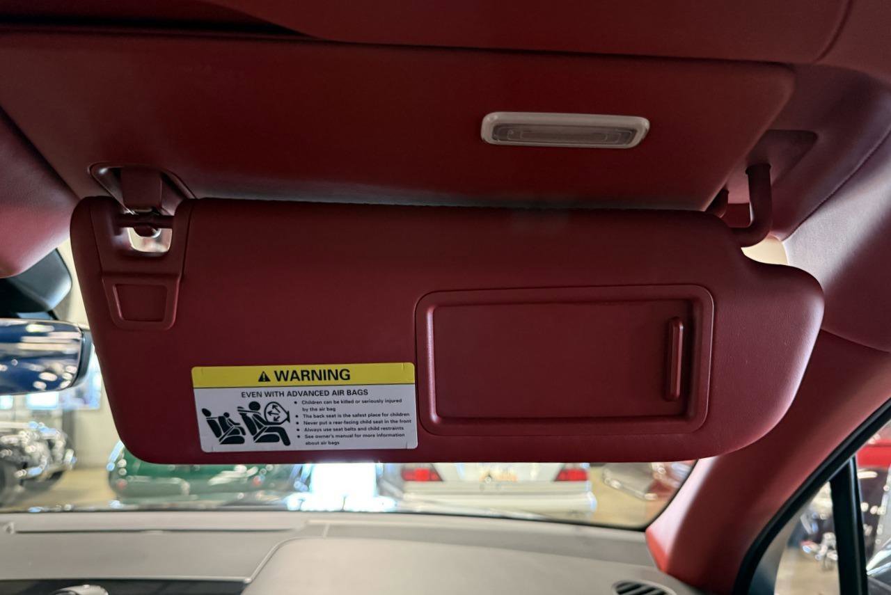 Used 2018 Bentley Bentayga image 95