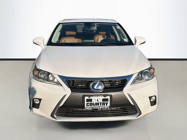Used 2015 Lexus CT 200h w/ Navigation Package FWD image 2