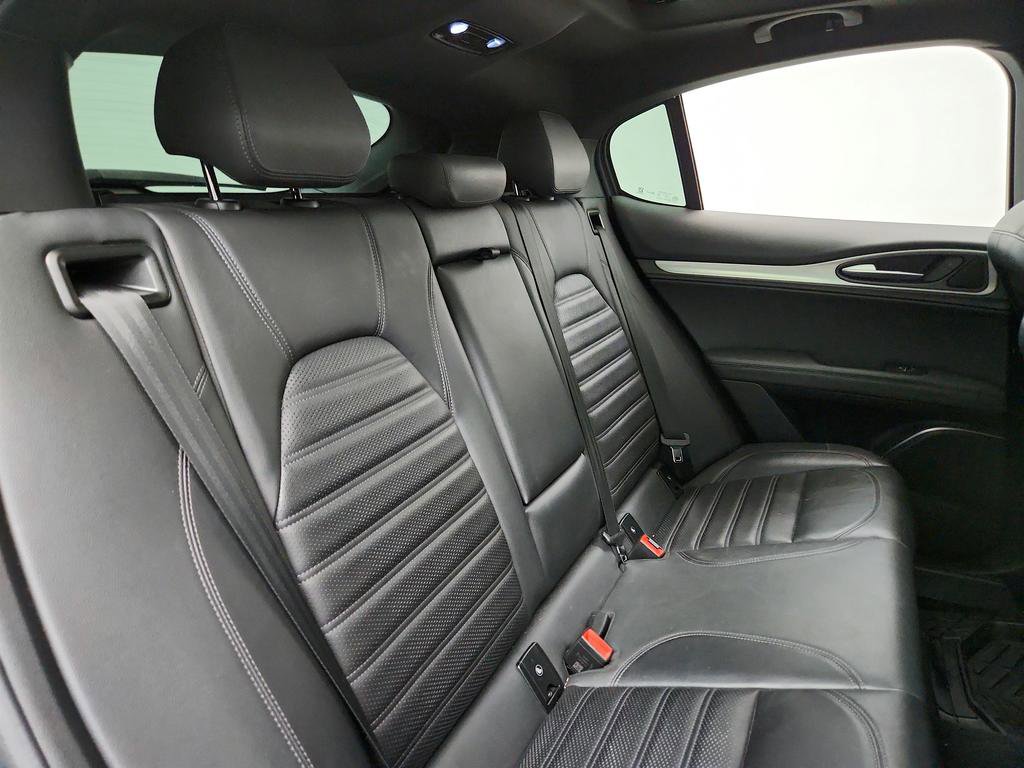 Used 2022 Alfa Romeo Stelvio Veloce AWD/4WD image 29