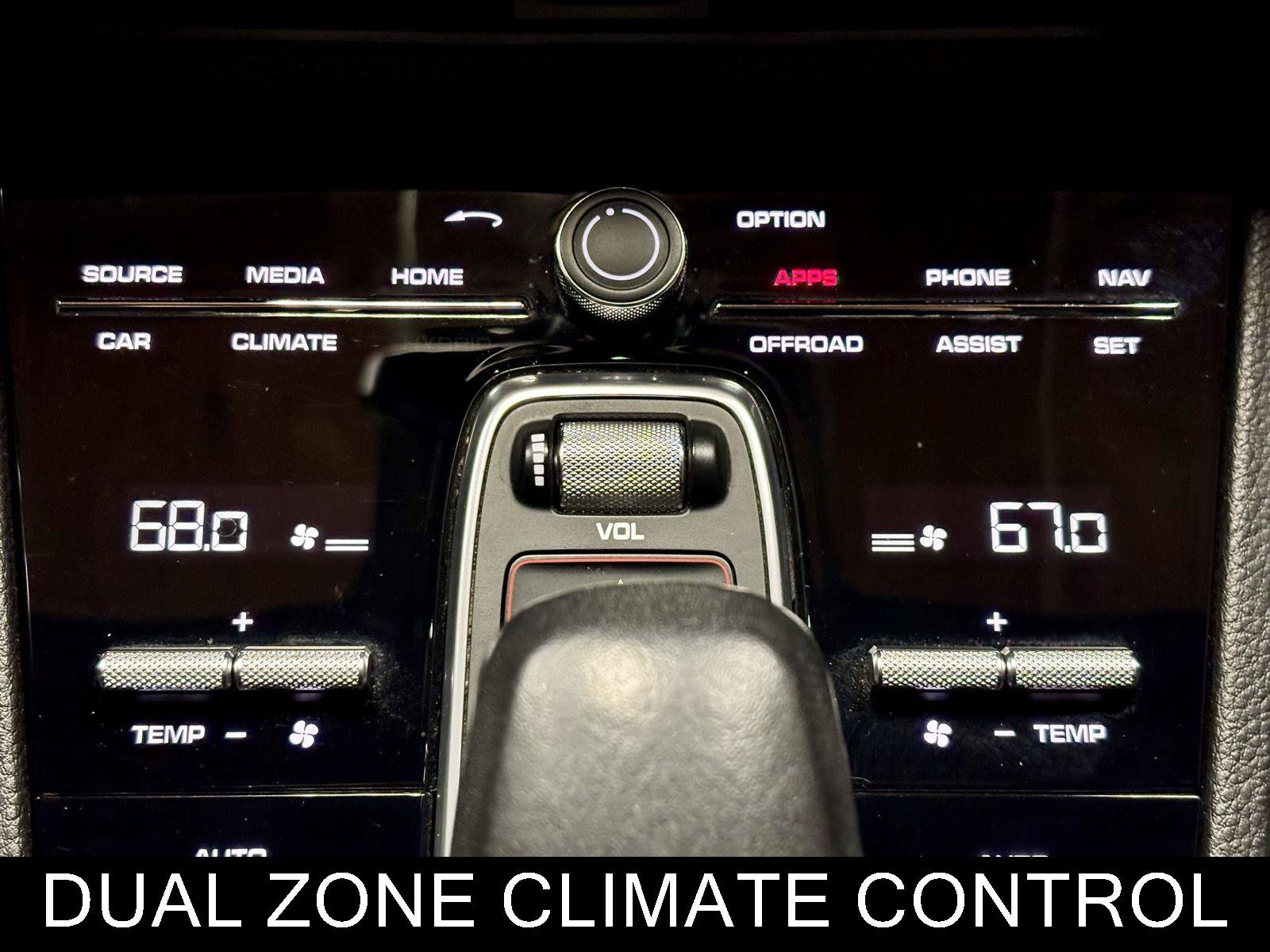 Used 2023 Porsche Cayenne AWD/4WD image 29