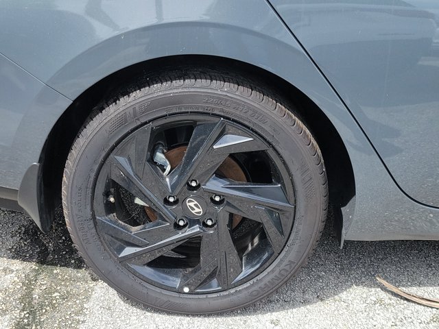 Used 2026 Hyundai Elantra Sport FWD image 5