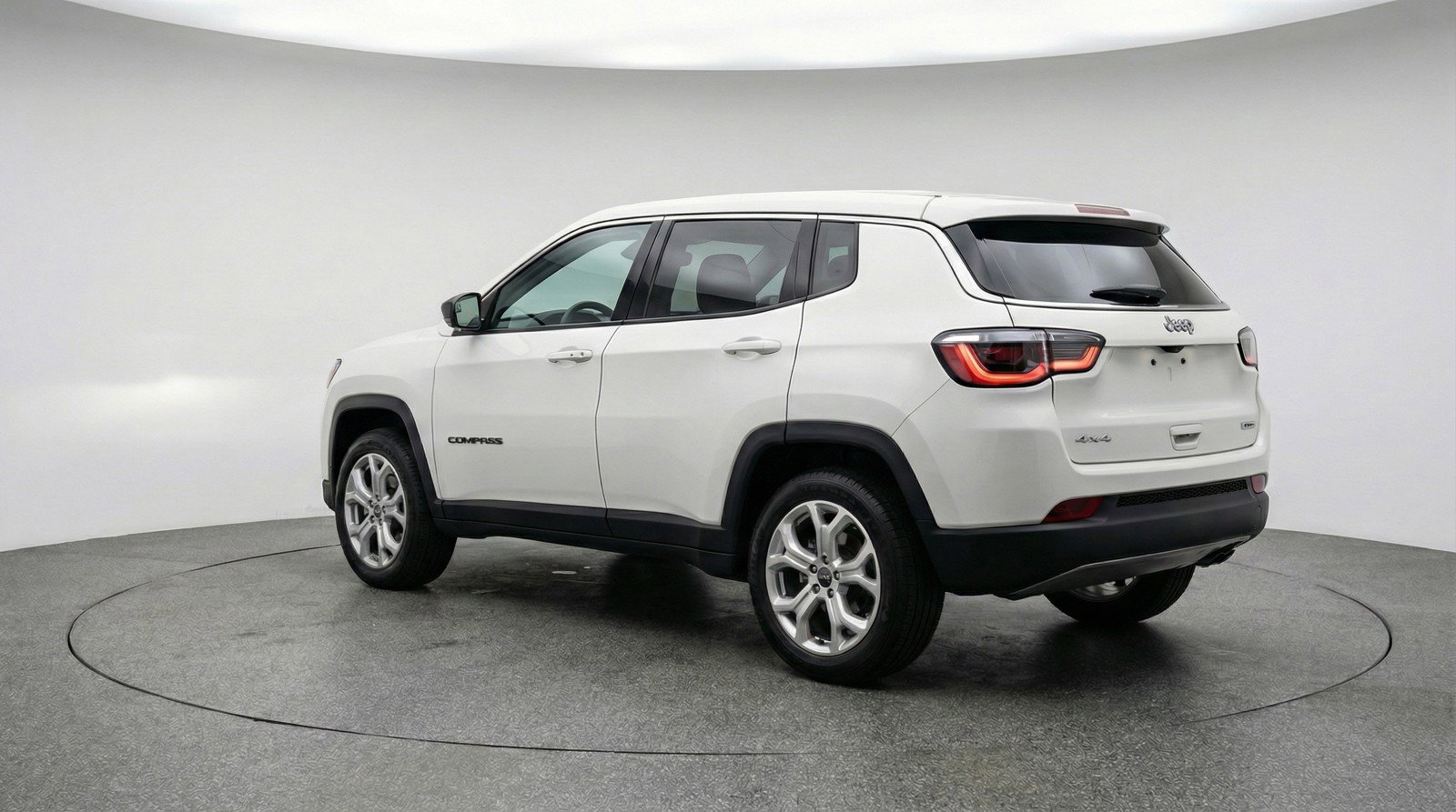 Used 2025 Jeep Compass Latitude image 6