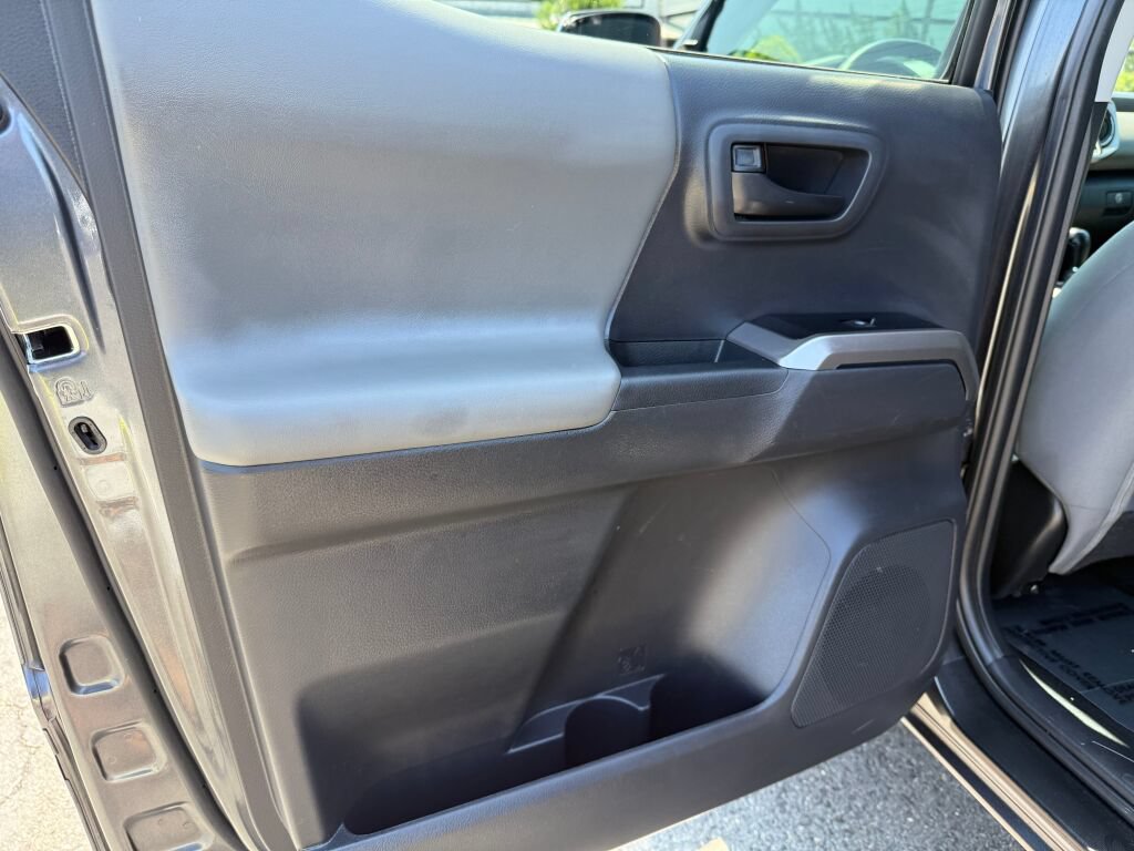 Used 2023 Toyota Tacoma SR5 w/ Technology Package AWD/4WD image 24