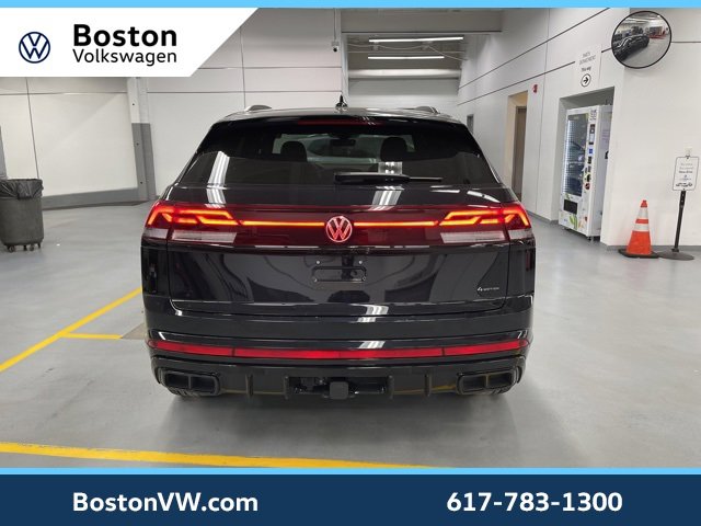Used 2025 Volkswagen Atlas Cross Sport SEL R-Line image 3