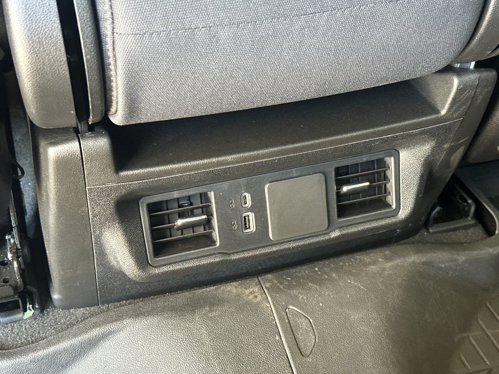 Used 2026 Chevrolet Silverado 1500 Custom Trail Boss w/ LPO, Dark Essentials Package AWD/4WD image 31