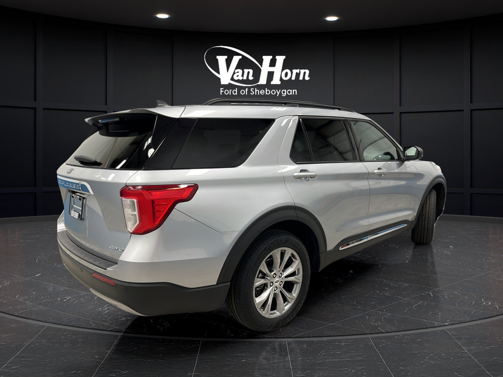 Used 2023 Ford Explorer XLT w/ Equipment Group 202A AWD/4WD image 7