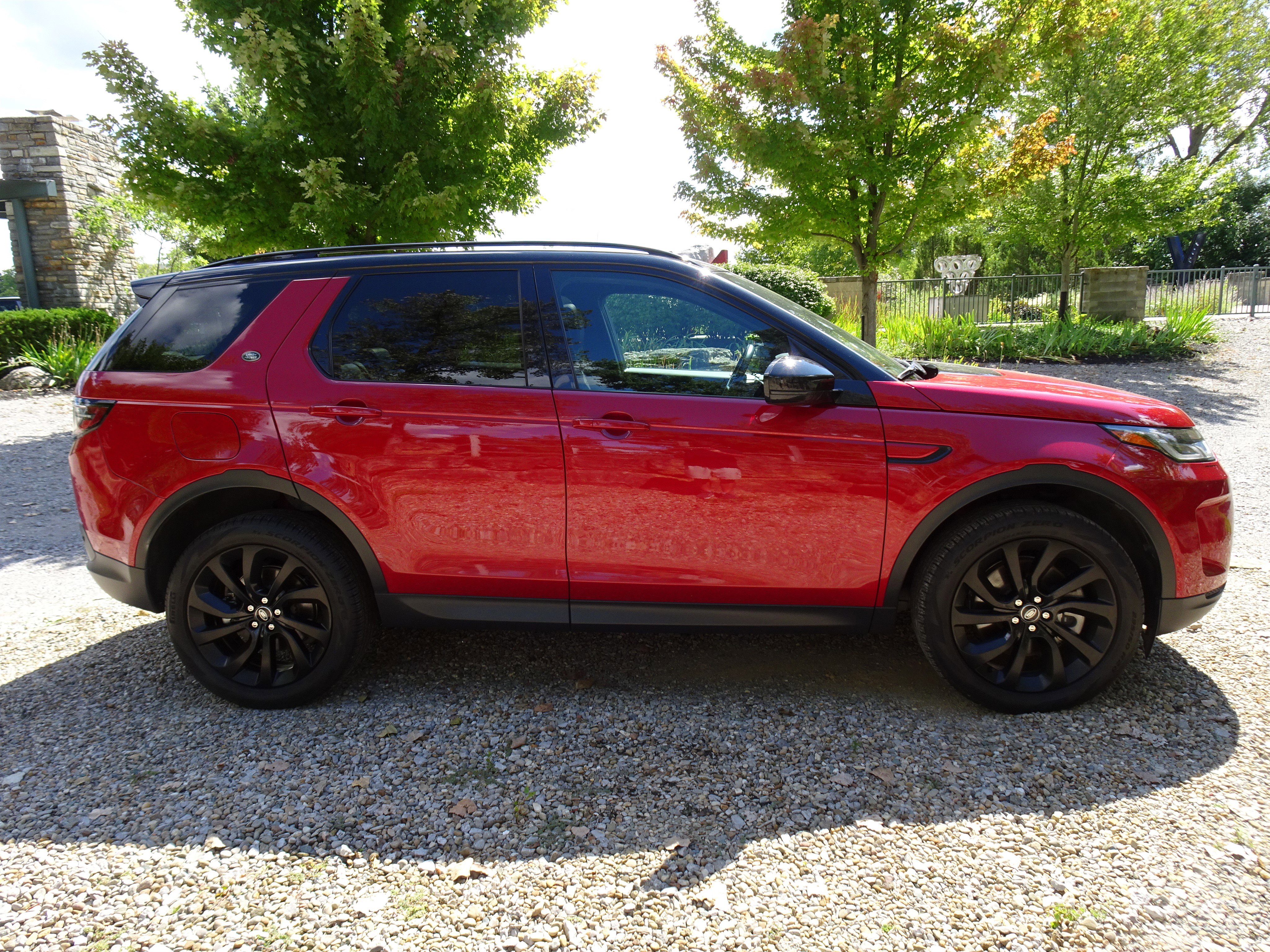 Used 2023 Land Rover Discovery Sport SE image 12