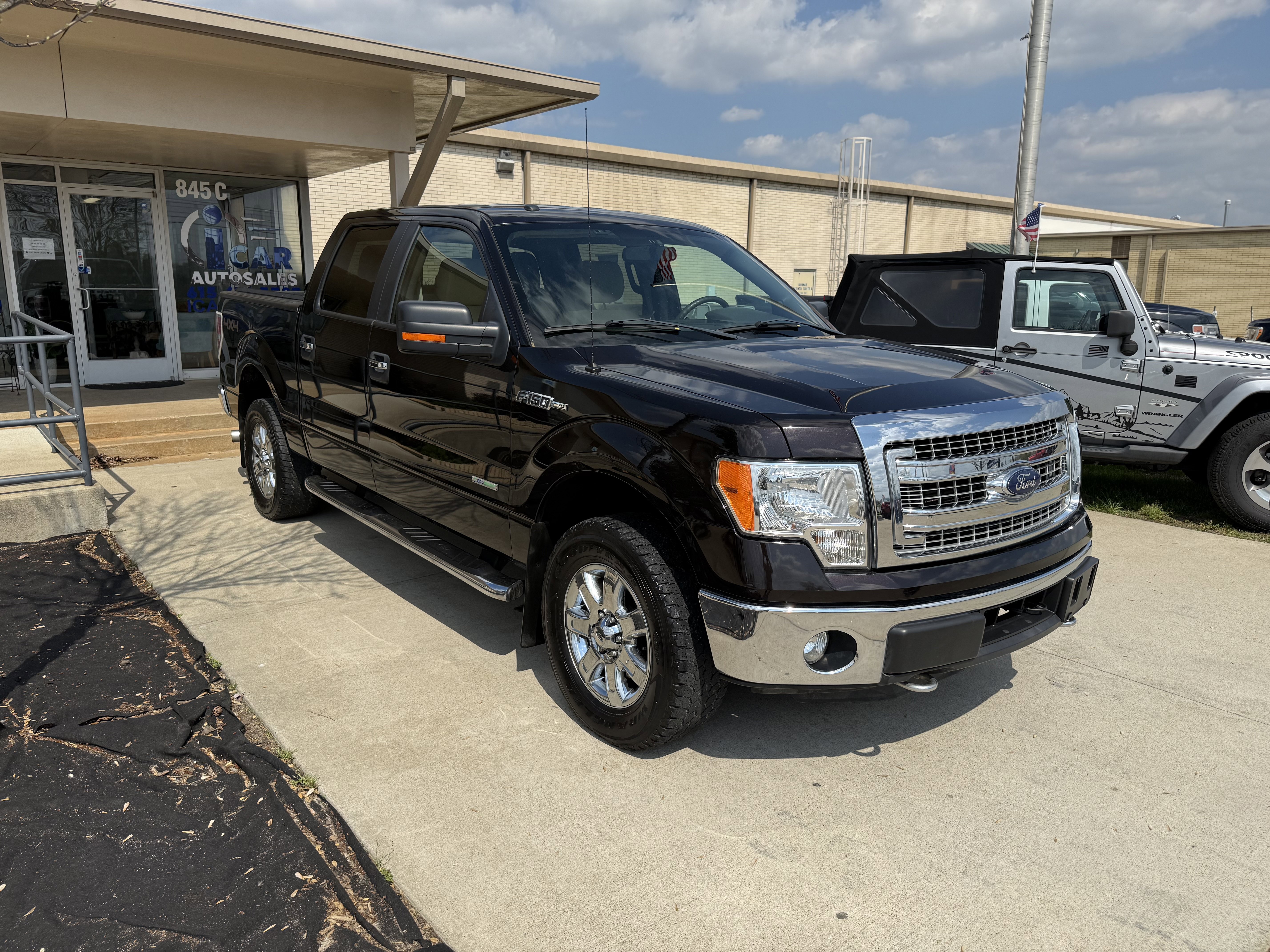 Used 2014 Ford F150 XLT w/ Equipment Group 302A Luxury image 8