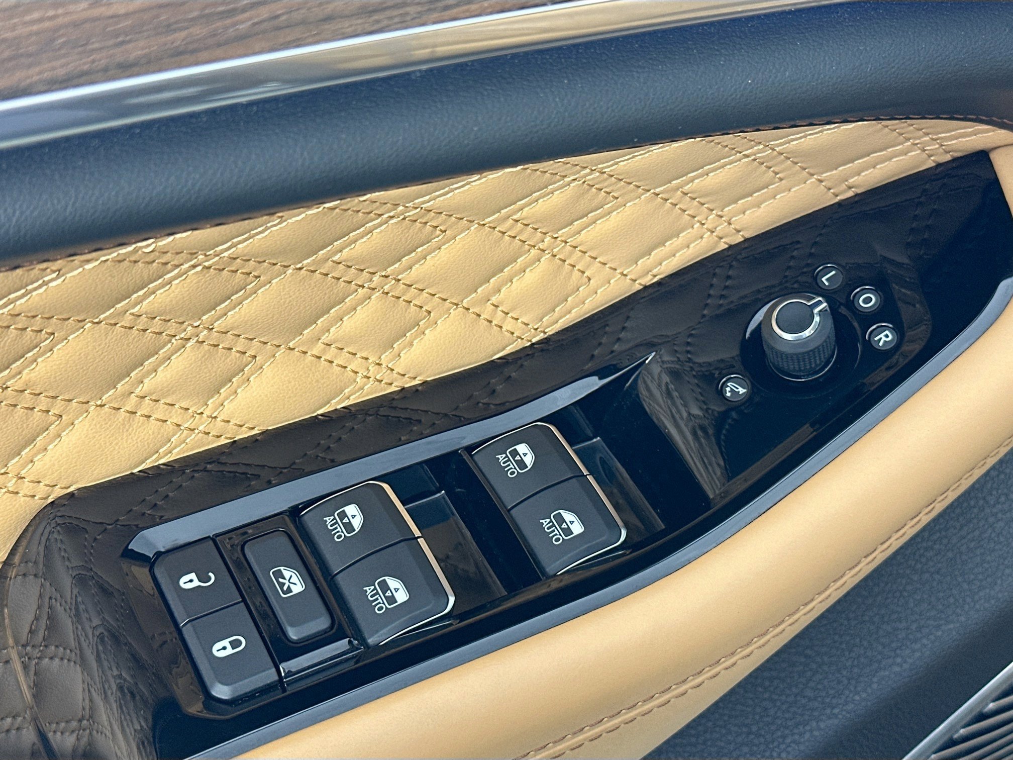 Used 2023 Jeep Grand Cherokee L Summit w/ Advanced Protech Group IV image 18