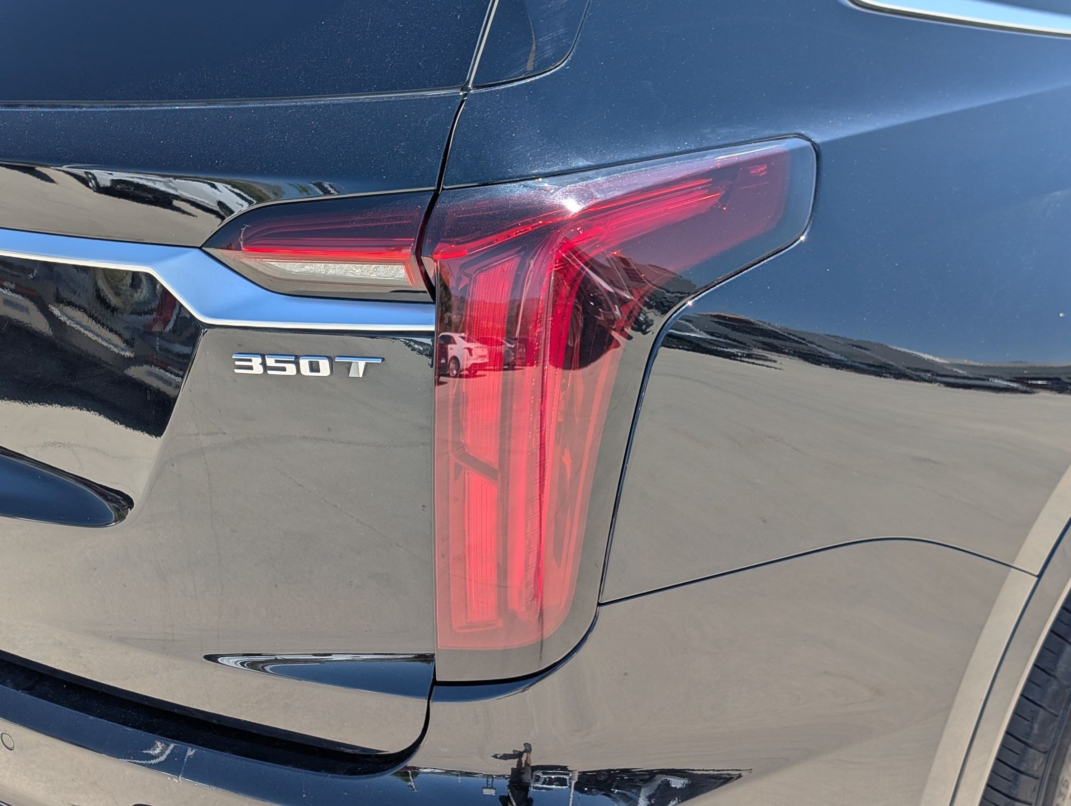 Certified 2024 Cadillac XT6 Luxury w/ LPO, Floor Liner Package AWD/4WD image 12