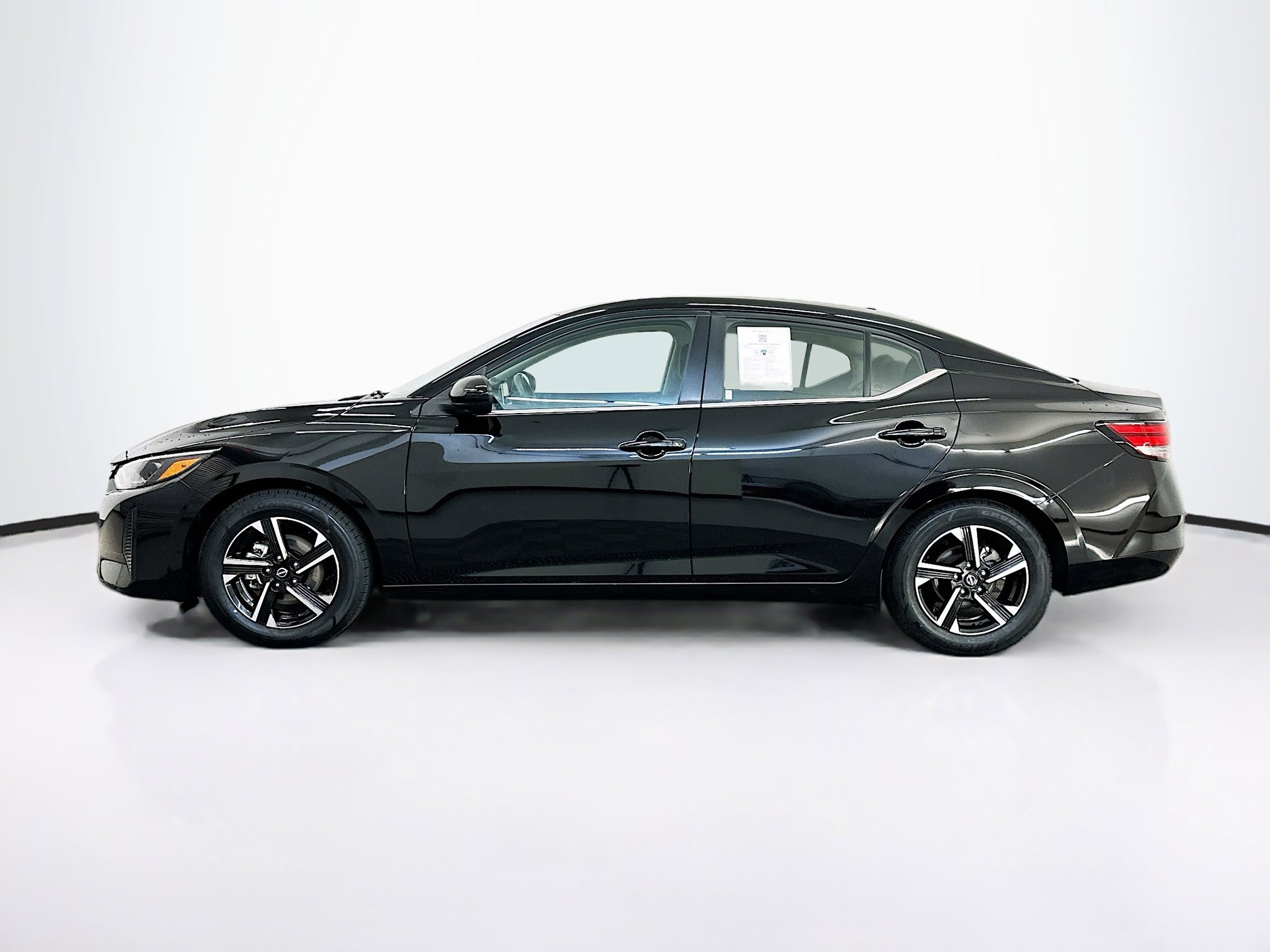 Used 2025 Nissan Sentra SV FWD image 4
