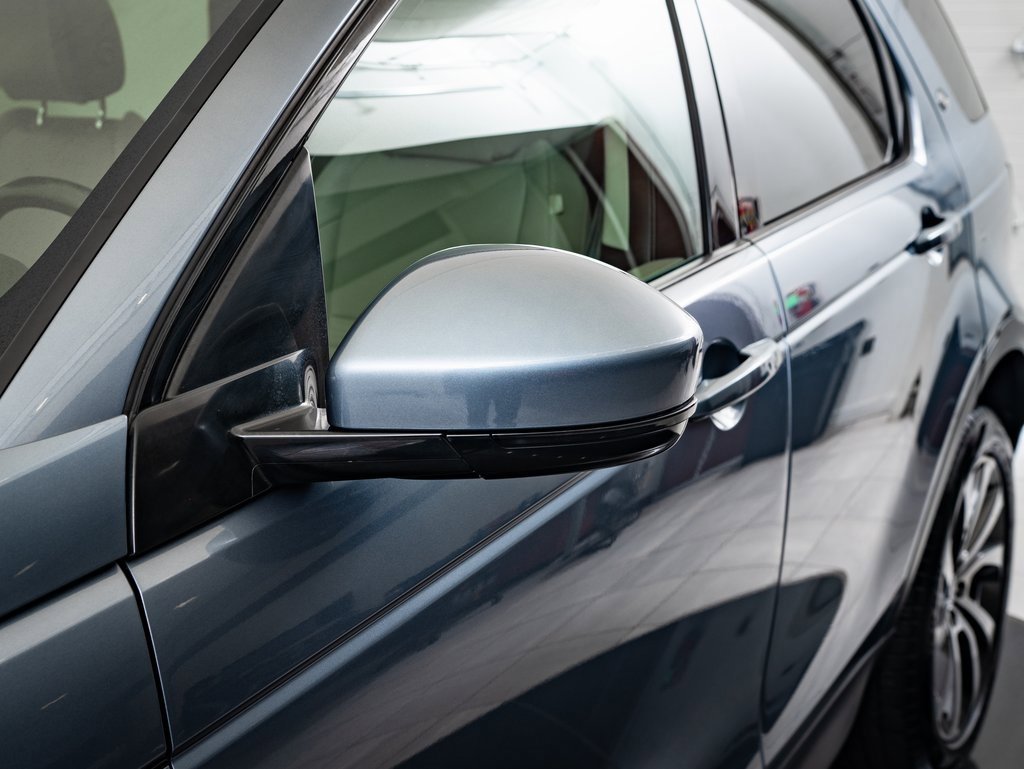 Used 2022 Land Rover Discovery Sport SE image 15