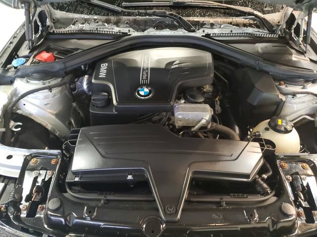 Used 2018 BMW 320i xDrive Sedan AWD/4WD image 23
