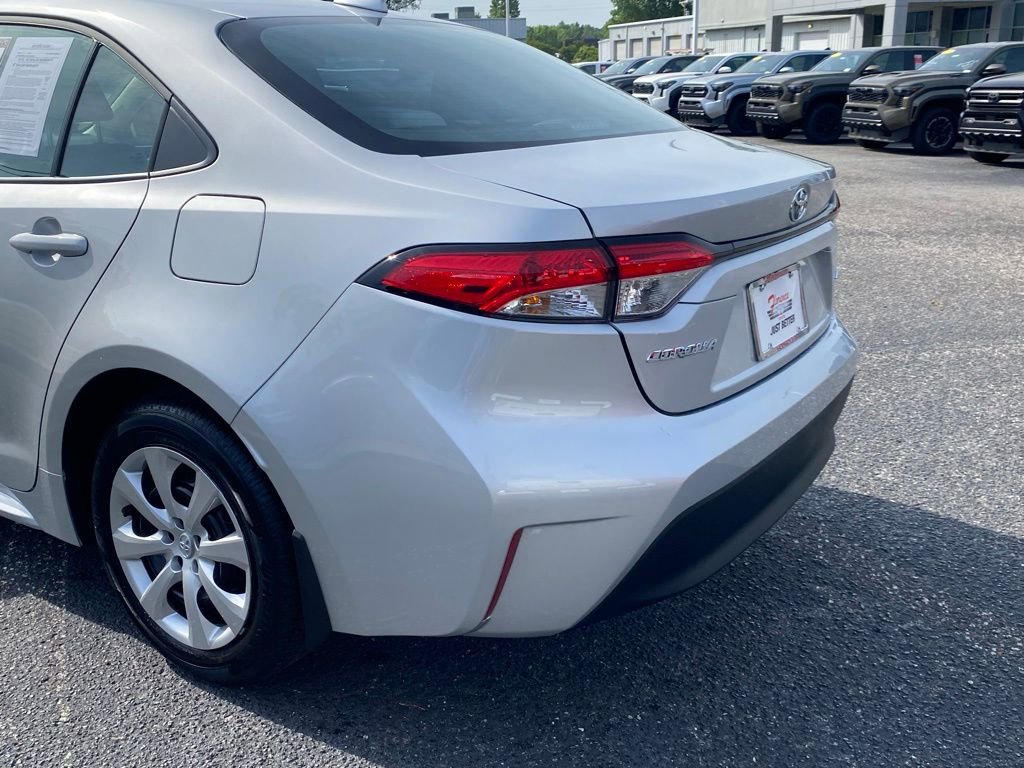 Used 2026 Toyota Corolla LE FWD image 10