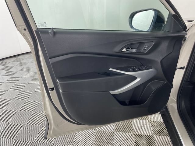 New 2026 Chevrolet Trax RS w/ Driver Confidence Package FWD image 5
