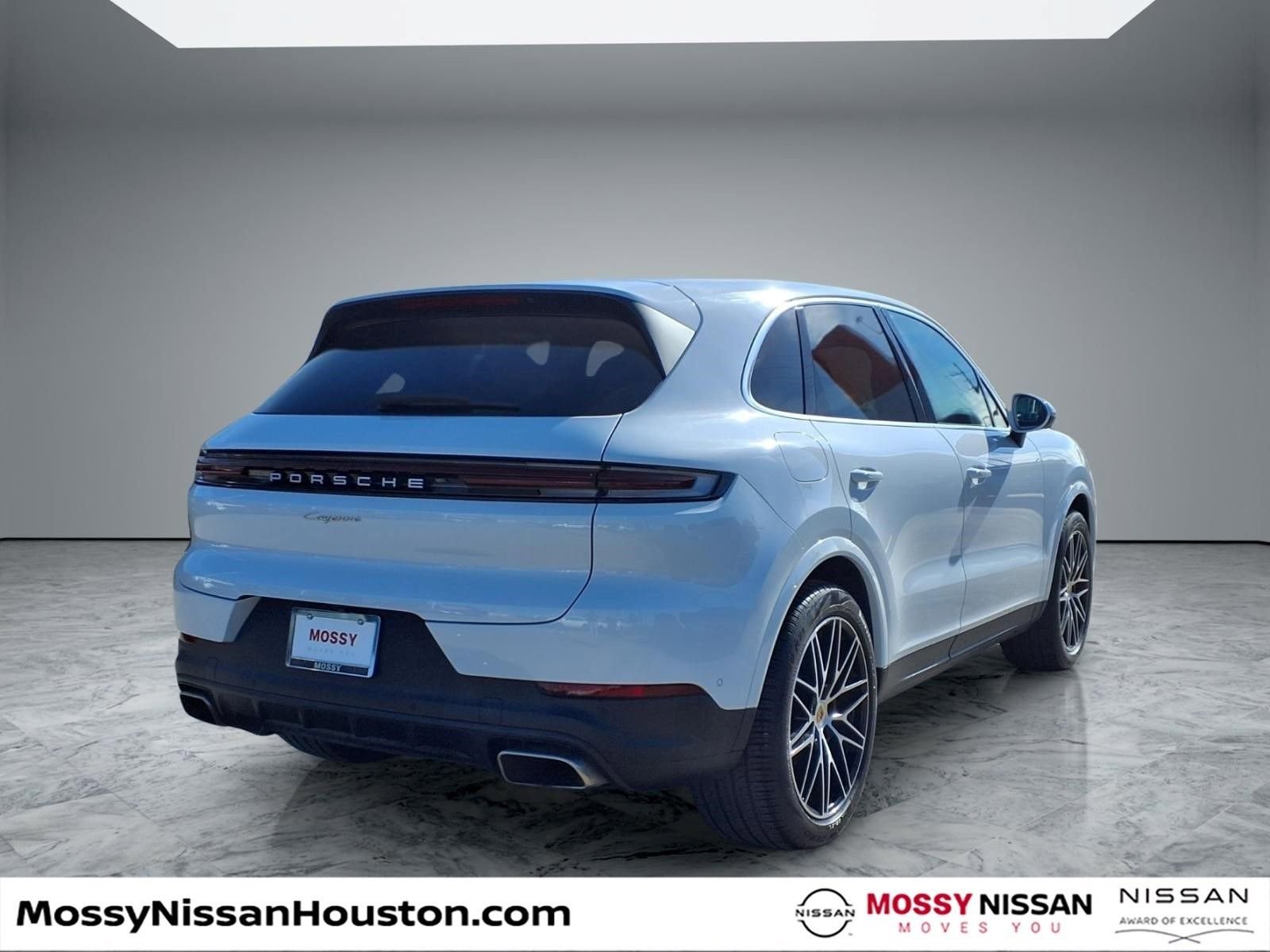 Used 2025 Porsche Cayenne image 7