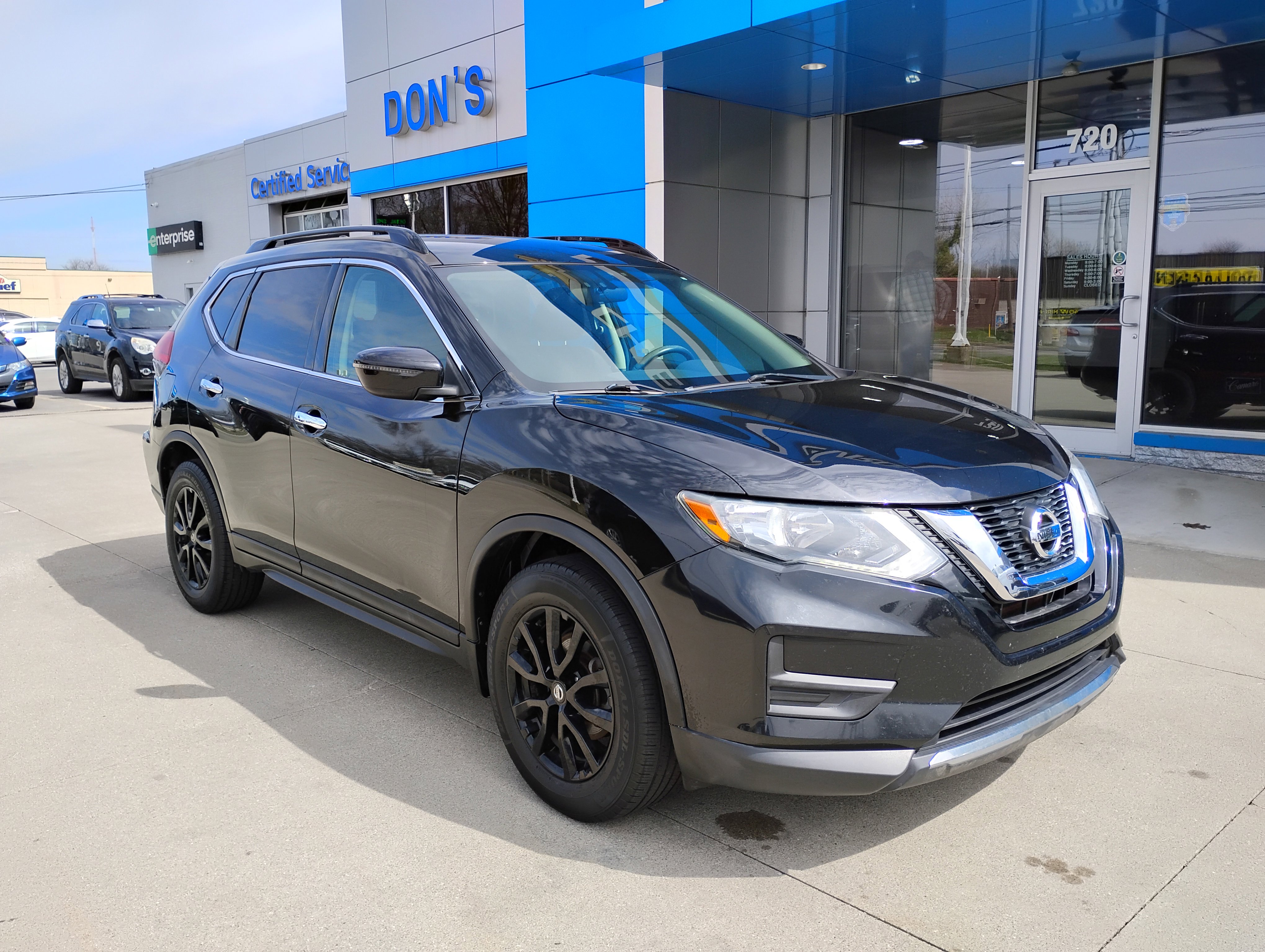 Used 2017 Nissan Rogue SV w/ Midnight Edition Package FWD image 3