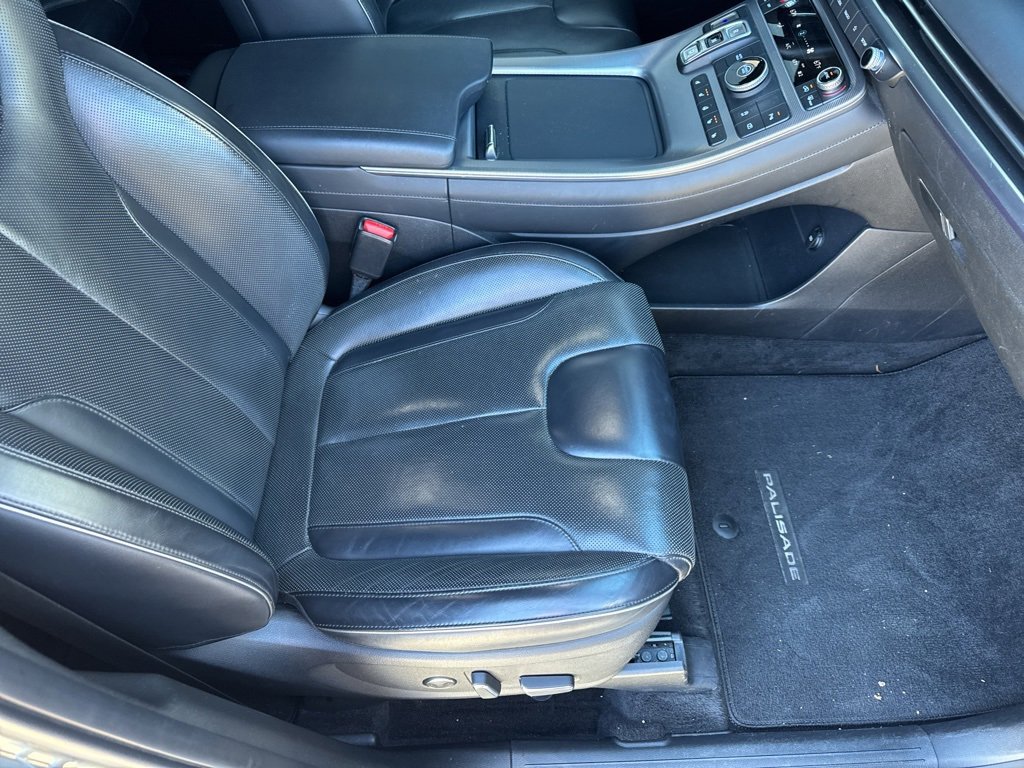 Used 2023 Hyundai Palisade Calligraphy image 16